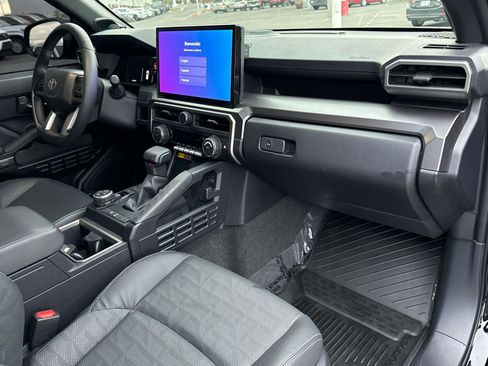 Used 2025 Toyota 4Runner TRD Off-Road Premium image 22