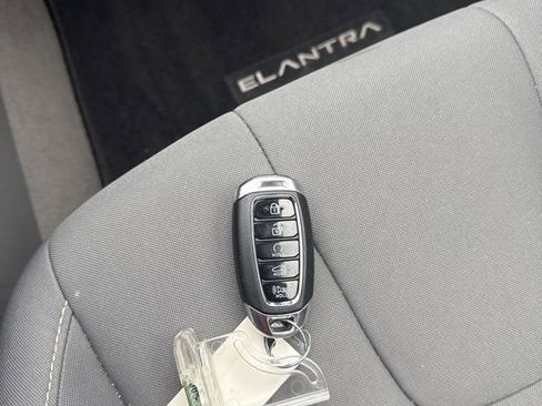 Used 2023 Hyundai Elantra SEL w/ Convenience Package image 33