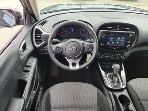 Used 2020 Kia Soul LX FWD image 10