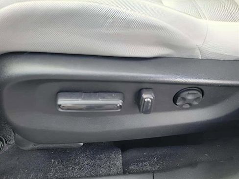 Used 2017 Honda CR-V EX image 16