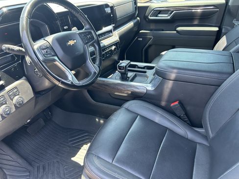 Used 2023 Chevrolet Silverado 1500 LTZ w/ Technology Package AWD/4WD image 7