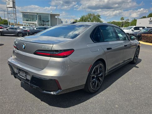 Certified 2023 BMW 740i RWD image 3