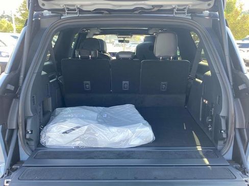 New 2025 Lincoln Navigator L Reserve w/ Jet Appearance Package image 28