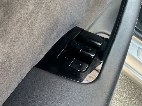 Used 2018 Tesla Model 3 Long Range image 16