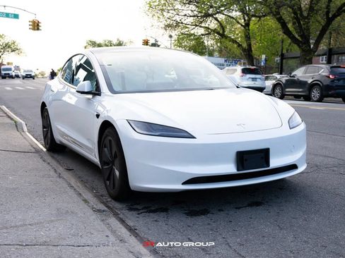 Used 2025 Tesla Model 3 Long Range RWD image 2