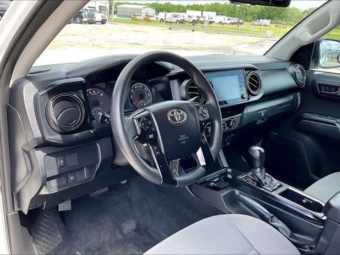 Used 2021 Toyota Tacoma SR RWD image 12