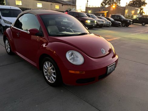 Used 2006 Volkswagen Beetle Convertible w/ Package 1 image 6