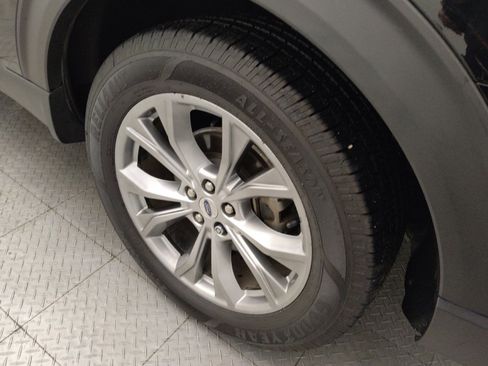 Used 2020 Ford Explorer XLT w/ Equipment Group 202A RWD image 31