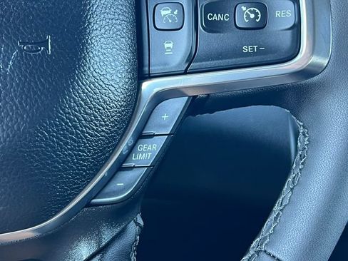 Used 2025 RAM 3500 Laramie AWD/4WD image 29