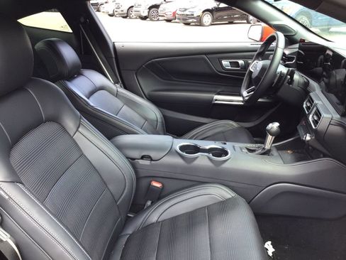 Used 2025 Ford Mustang GT Premium RWD image 46