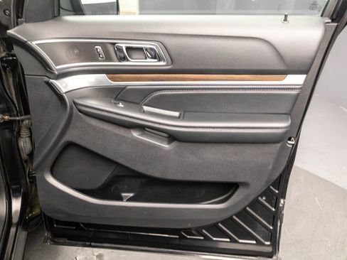 Used 2017 Ford Explorer Limited w/ Equipment Group 301A image 38