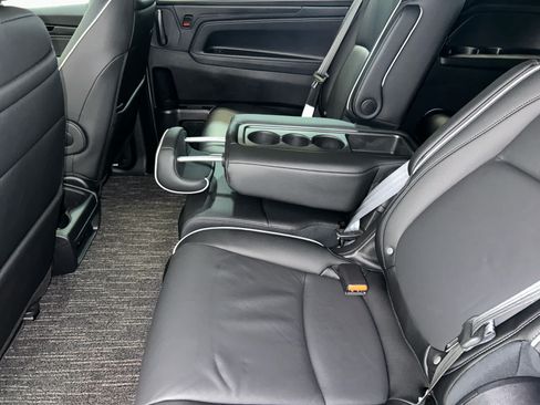 Used 2025 Honda Odyssey Touring image 10