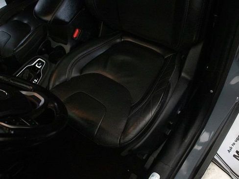 Used 2020 Jeep Cherokee Limited image 26