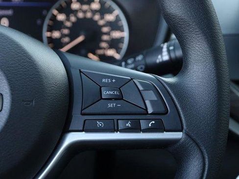 Used 2025 Nissan Altima 2.5 SV image 12