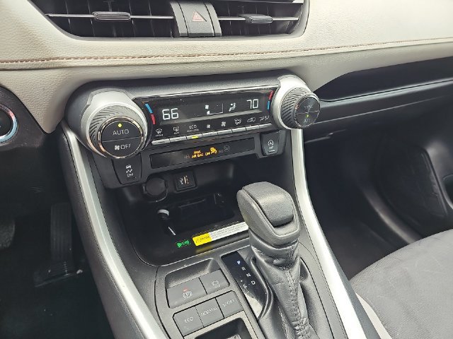 Used 2024 Toyota RAV4 XLE FWD image 17