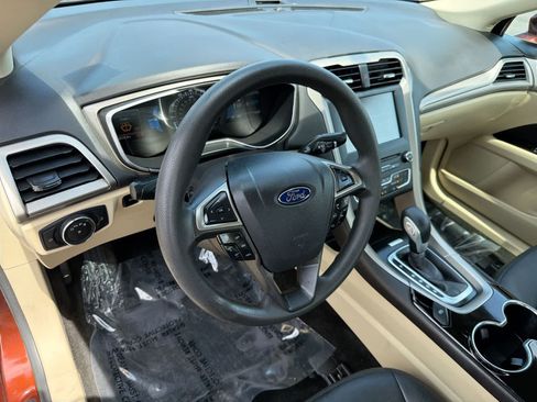 Used 2016 Ford Fusion SE FWD image 10