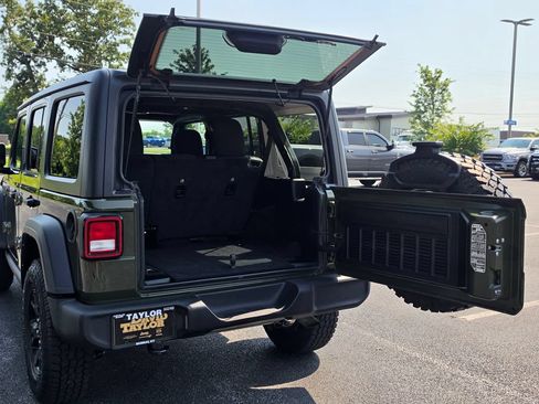 Used 2022 Jeep Wrangler Unlimited Sport AWD/4WD image 35