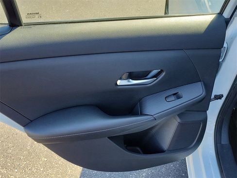 Used 2021 Nissan Sentra SV image 9