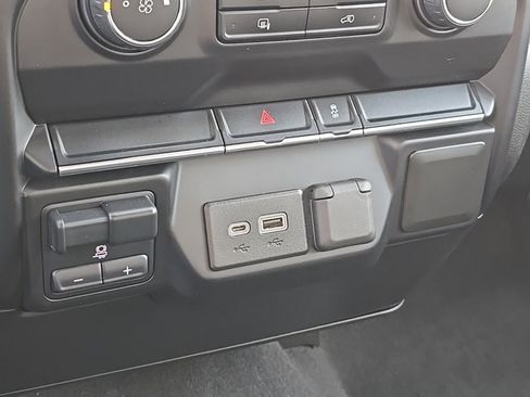 Used 2020 Chevrolet Silverado 3500 LT image 29