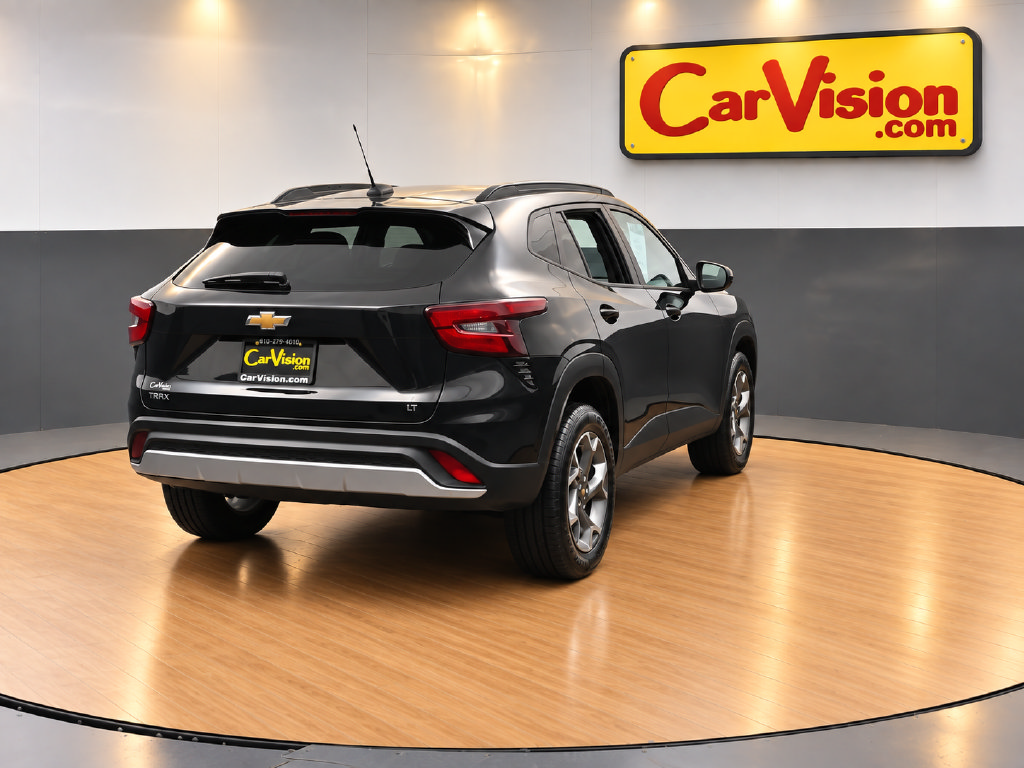 Used 2024 Chevrolet Trax LT FWD image 3