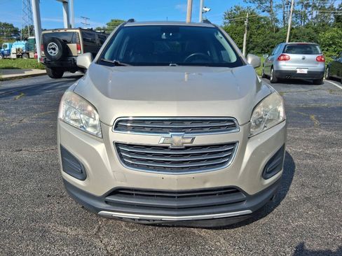 Used 2016 Chevrolet Trax LT w/ LT Sun and Sound Package FWD image 2