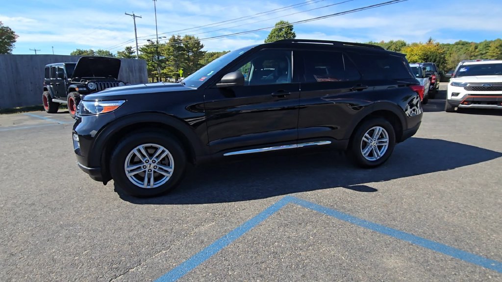 Certified 2021 Ford Explorer XLT w/ Equipment Group 202A AWD/4WD image 16