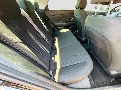 Used 2022 Hyundai Elantra SEL w/ Convenience Package FWD image 28