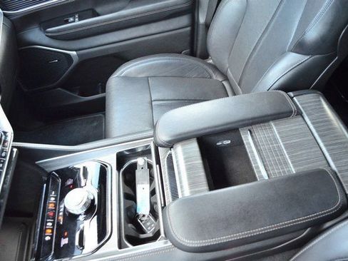 Used 2024 Jeep Wagoneer Series III image 24