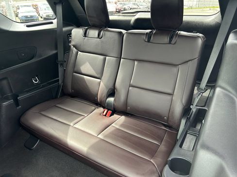 Used 2025 Ford Explorer Platinum w/ LUX Leather Package AWD/4WD image 36