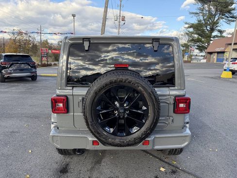 Used 2023 Jeep Wrangler Unlimited Sahara image 4