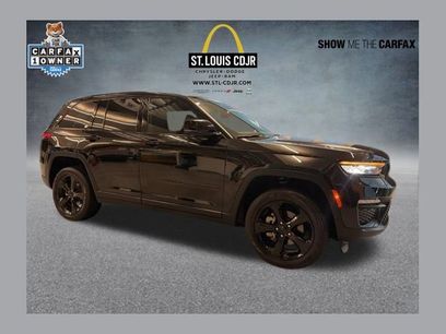 Used 2024 Jeep Grand Cherokee Limited w/ Black Appearance Package