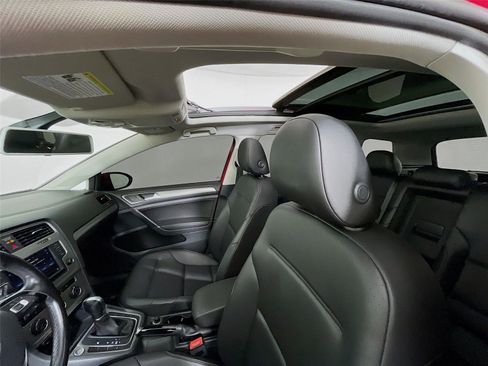 Used 2016 Volkswagen Golf Limited Edition image 11