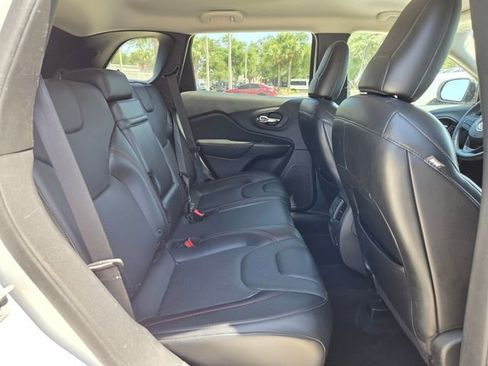 Certified 2019 Jeep Cherokee Trailhawk AWD/4WD image 19