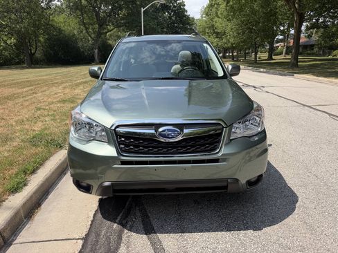 Used 2016 Subaru Forester 2.5i Limited AWD/4WD image 8