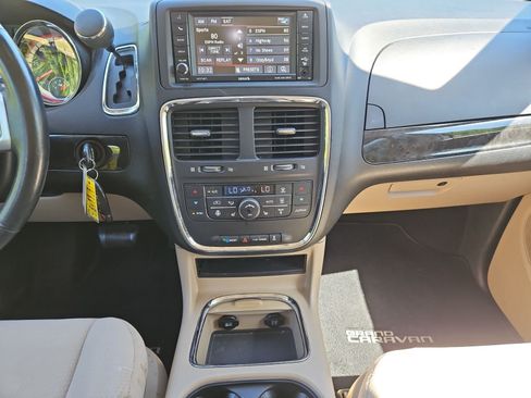 Used 2013 Dodge Grand Caravan Crew w/ Safety Sphere Group FWD image 11