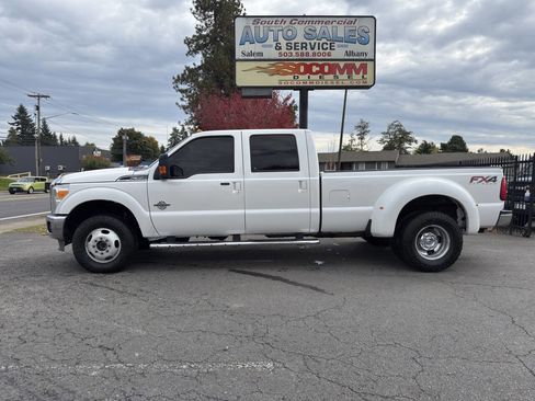 Used 2012 Ford F350 Lariat w/ Lariat Interior Pkg image 2