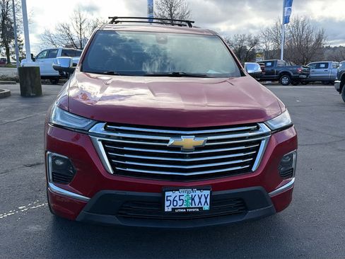 Used 2023 Chevrolet Traverse Premier image 2