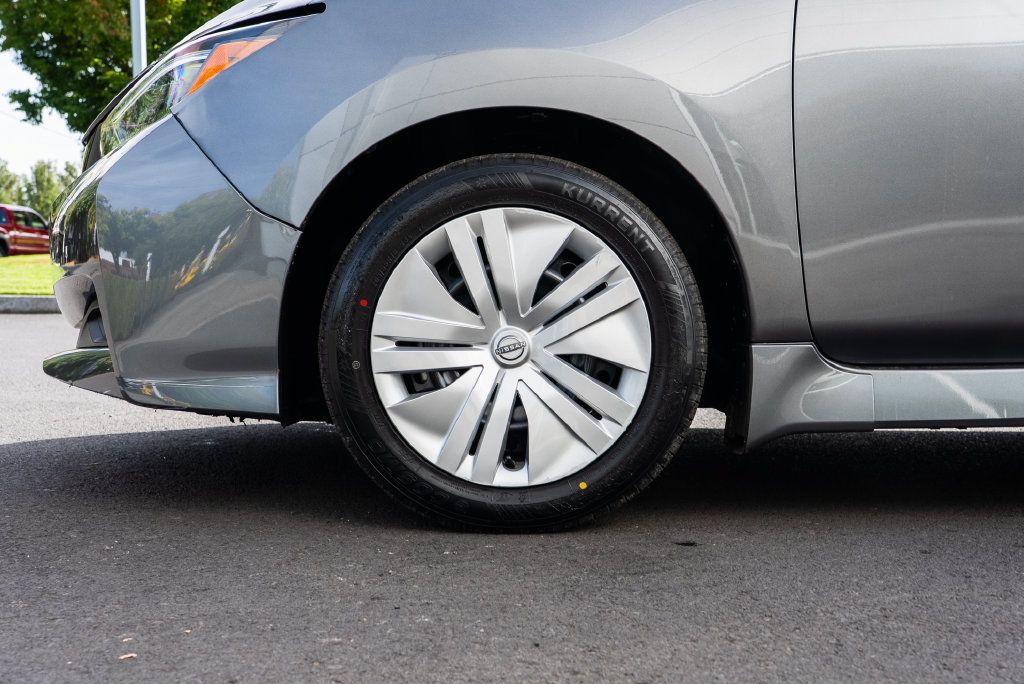 Used 2025 Nissan Leaf S FWD image 7