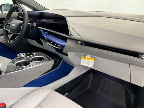 New 2026 Cadillac Optiq Sport 2 image 25