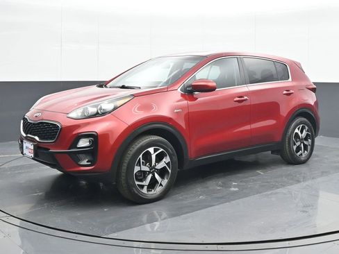 Used 2022 Kia Sportage LX image 2