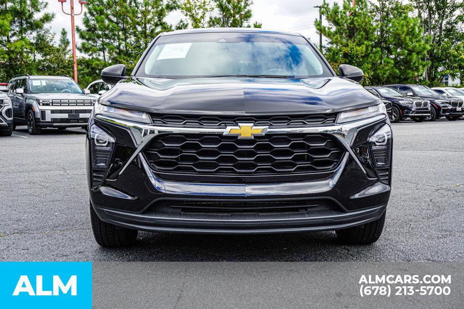 Used 2025 Chevrolet Trax LS FWD image 9