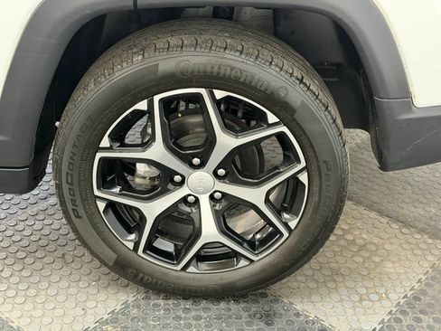 Certified 2024 Jeep Compass Limited AWD/4WD image 16