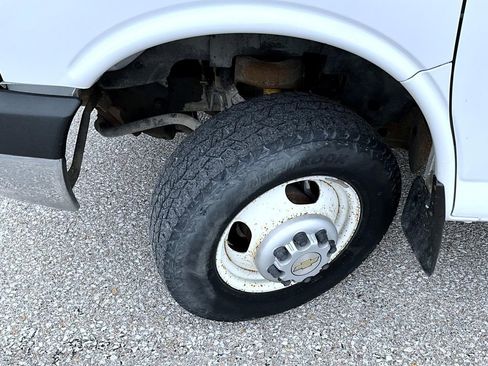 Used 2012 Chevrolet Express 4500 w/ RV Package image 23