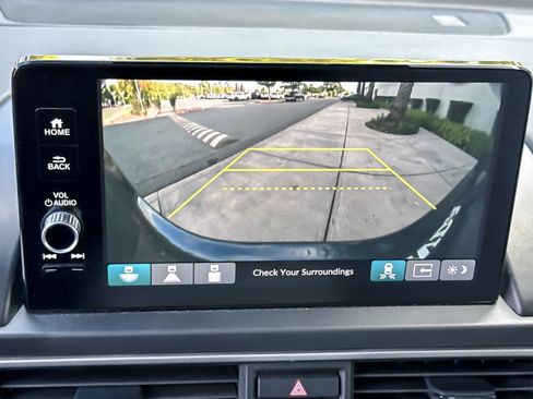 Used 2023 Honda Pilot Touring image 21