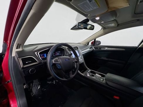 Used 2020 Ford Fusion SE image 22