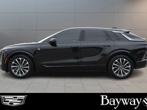 Certified 2024 Cadillac Lyriq Sport image 4