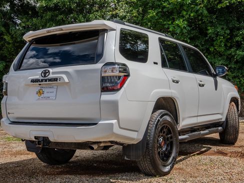 Used 2024 Toyota 4Runner SR5 RWD image 5