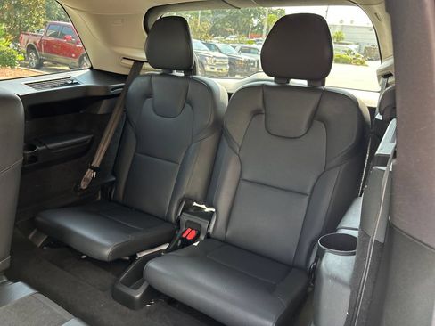 Used 2022 Volvo XC90 T6 Momentum w/ Advanced Package AWD/4WD image 13