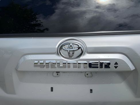Used 2023 Toyota 4Runner SR5 AWD/4WD image 9