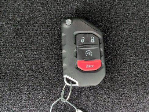 Used 2025 Jeep Wrangler Sahara w/ Safety Group image 34